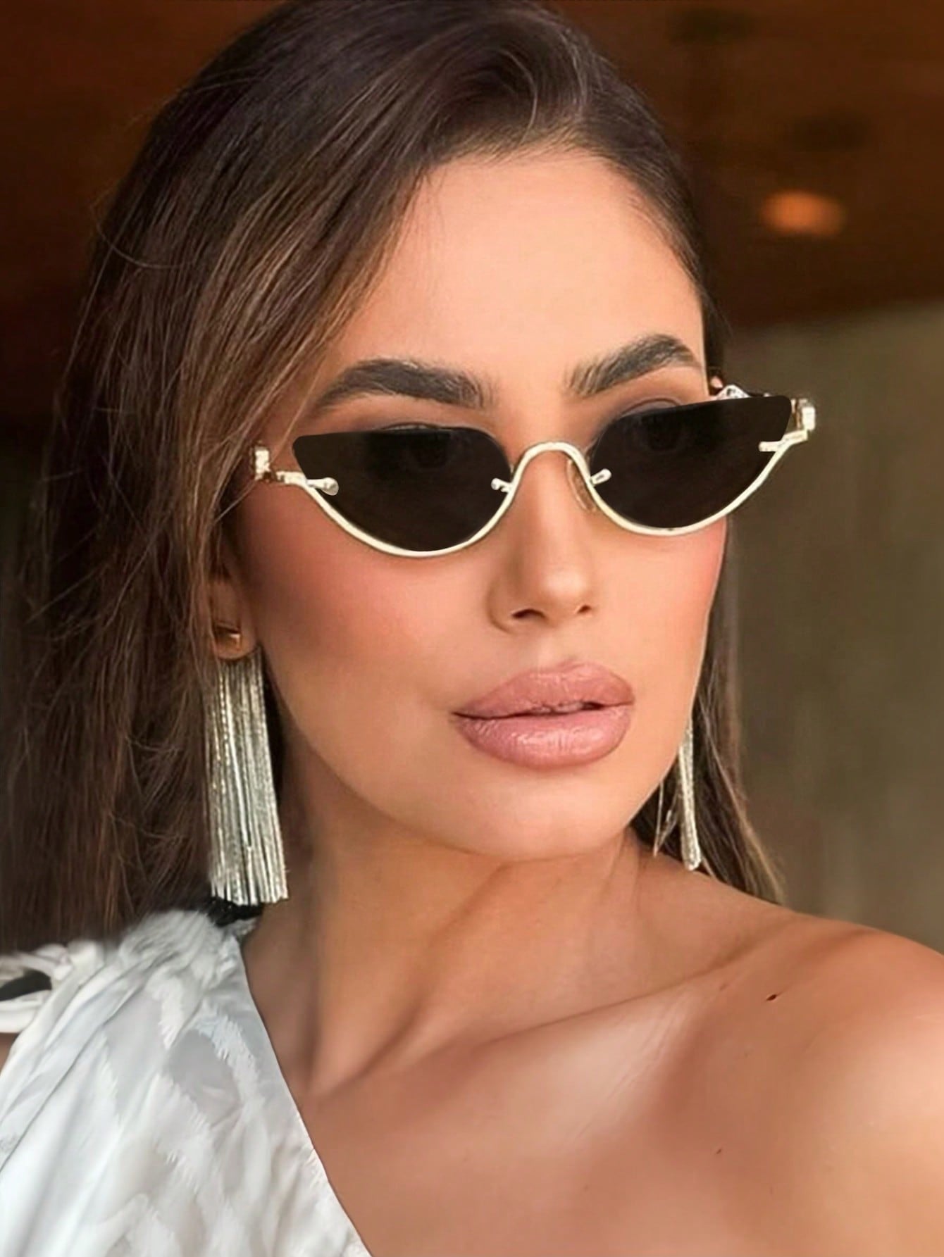 Semicircular sunglasses